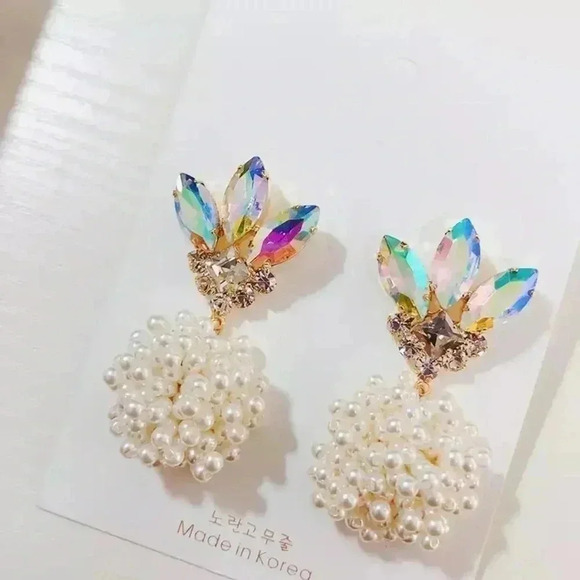 NWT Statement Earrings - Picture 2 of 3